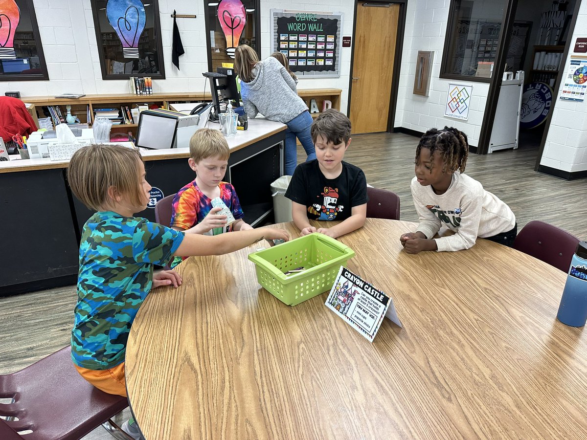 Mswilcoxsclass's tweet photo. Wilcox’s Wizards got to read the new ‘Creepy Crayon’ book and do a fun STEM activity with our awesome media specialist this week! They had a blast! #HollySpringsSTEMacademy #HSES #ccsd #creepycrayon https://t.co/QzXl8I9rD2