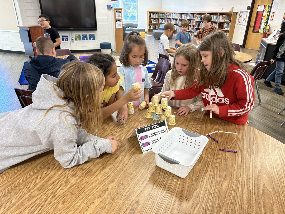 Mswilcoxsclass's tweet photo. Wilcox’s Wizards got to read the new ‘Creepy Crayon’ book and do a fun STEM activity with our awesome media specialist this week! They had a blast! #HollySpringsSTEMacademy #HSES #ccsd #creepycrayon https://t.co/QzXl8I9rD2