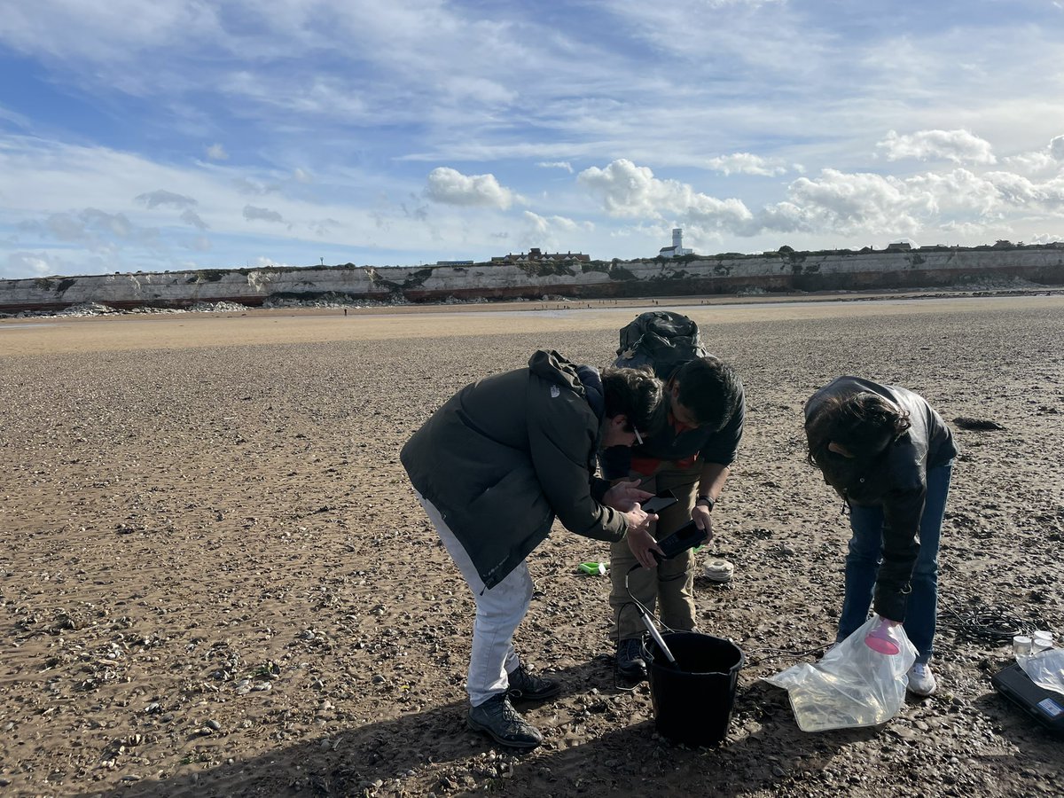 Riverwatch gets salty with a day at the beach! Collecting seawater for masters student Tian’s project, trying to understand the fate of riverine DIC in estuarine environments #35PSU