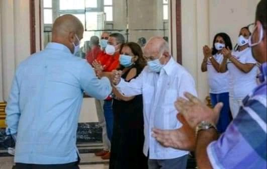 GHNordelo5's tweet photo. En nombre de los #CDRCuba deseamos muchas felicidades al Comandante José Ramón Machado Ventura en su cumpleaños. ¡Gracias por su guía y por su ejemplo! #Cuba #SoyCederista #SomosDelBarrio https://t.co/zXeO88MkhT