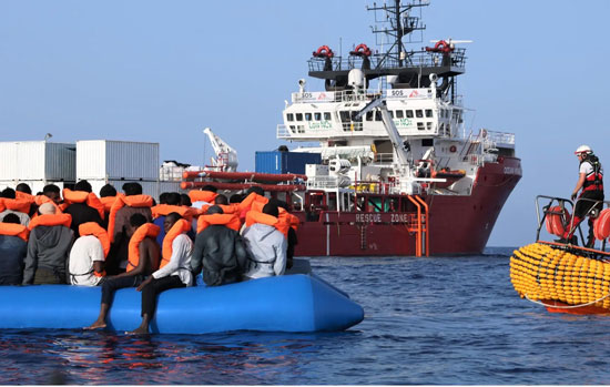 EzioSavasta's tweet photo. Governo insediato, il ministero dell'Interno riprende a negare i porti alle due navi con centinaia di #naufraghi, #HumanityOne e #OceanViking delle Ong, #SeaWatch e #SosMéditerranée
#facciamorete #dirittiumani #rifugiati
https://t.co/iiZCTKU9cp https://t.co/alBwsugeD2