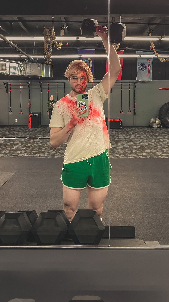 DMLPHOTOGUY's tweet photo. Dahmer goes to the gym. “I traded in body parts for weights.” 🔪🩸💪🏻 #screamweek2022
#SCREAMWEEK #HALLOWEEN #BOOTCAMP #GETSTRONG #ONFIRE #WORKHARD #GOALS #MOTIVATION https://t.co/KgEVmjtKO1