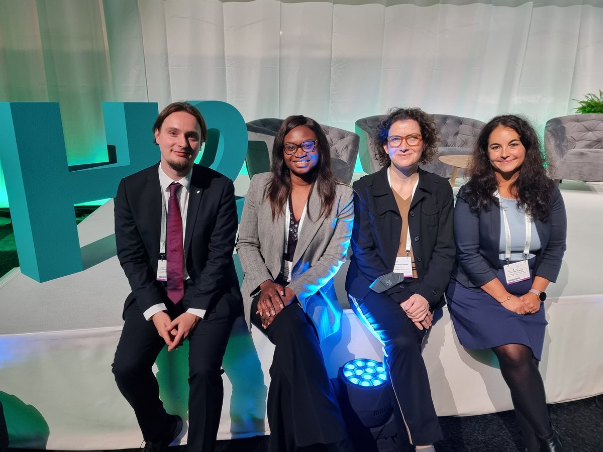Wonderful to see familiar faces and bump into old friends from the Free Hanseatic City of Bremen at the European Hydrogen Week in Brussels. @SWAEBremen #EuropeanHydrogenWeek