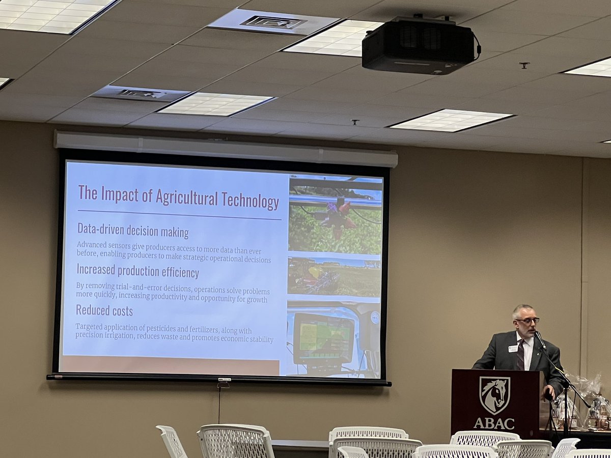 PrecAgEngineer's tweet photo. @UGA_CollegeofAg Dean Dr. Nick Place @nplace01 providing an update and progress on teaching, research and Extension activities within CAES at the annual Georgia Crop Production Alliance meeting in Tifton, GA!! #ugacaes #georgiaagriculture @UGAExtension https://t.co/qZ6ug0M3SG