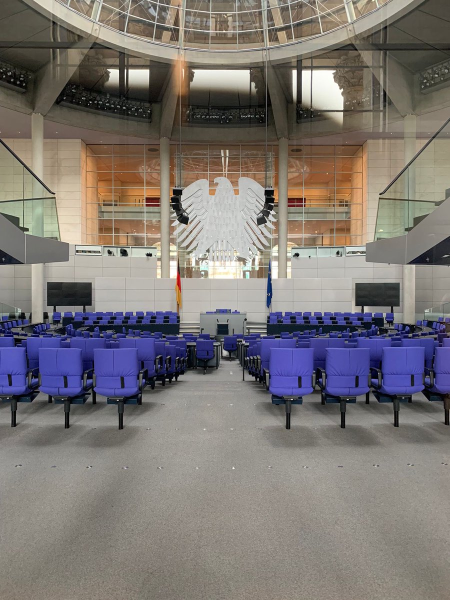 Ganz nah dran: 10 Mitarbeiter erleben diese Woche das politische Berlin 🇩🇪 und blicken hinter die Kulissen von Bundestag, Bundesrat, Landesvertretung BW und #TRUMPF Hauptstadtbüro. Organisiert wurde die Informationsfahrt vom #Bundespresseamt &amp; <a href="/KFurtenbach/">kristin furtenbach</a>🙏