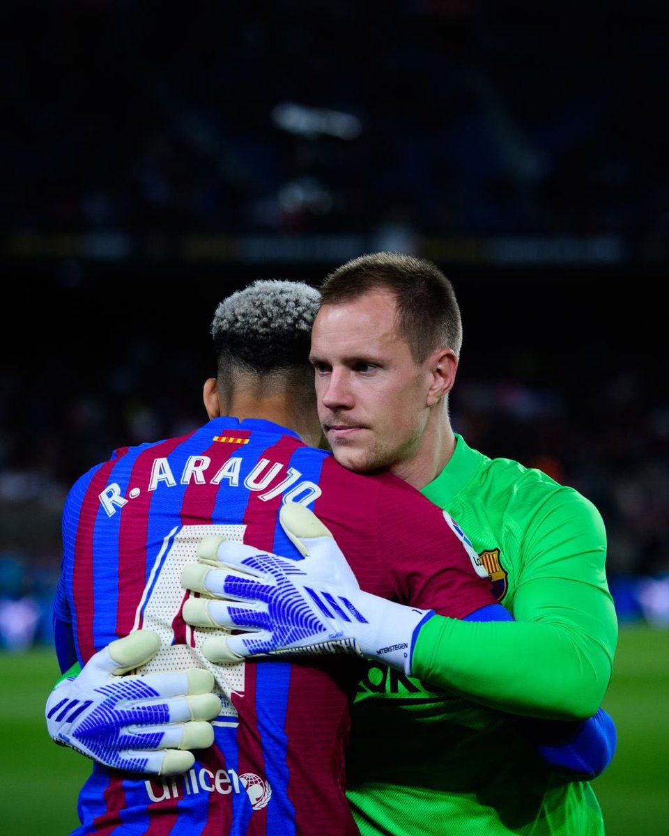 rmcf_KB9's tweet photo. [THREAD] 
Mon XI de ce début de saison. Totalement subjectif, j’ai mis des joueurs qui me plaisent énormément et que j’attendais pas forcément aussi performant. https://t.co/C5BQpUtiYE