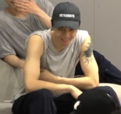 Johnny in different color of simple tshirt &amp; black cap 😔🫶🏻