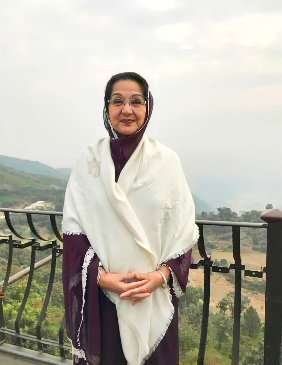 ہواؤں میں خوشبوؤں میں دلوں میں ہم تمیں یاد رکھیں گے اللہ درجات بلند فرماے آمین