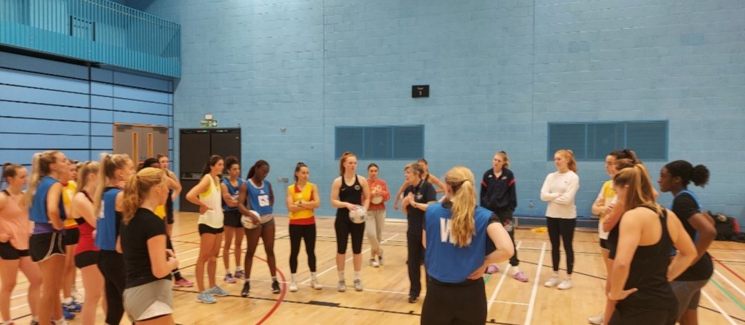 Hunter1_lj's tweet photo. @UBSport @UBSscholarships @wessa43 @UOBNetball Well you know what day it is👊🏾 We have trained well👊🏾 And today Coach #Colettethomson comes back to see if we can deliver👊🏾🤗 #ComeJoinThePride🦁 in @UBSportFitness Good luck everyone👊 #MatchDayWednesday 🏐🏀🏑⚽️🏉🏸🥏🎾 https://t.co/6tws12F8D8