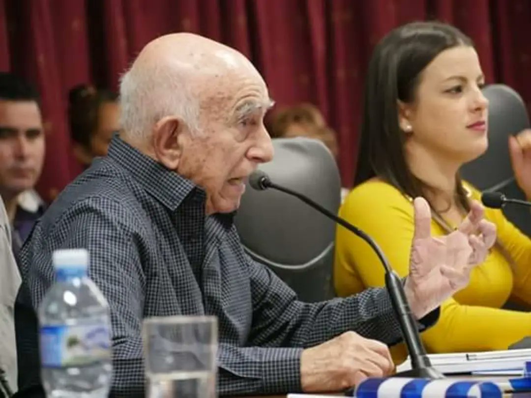 AylinAlvarezG's tweet photo. El Comandante Machado está hoy de cumpleaños 🎂. El hombre amable, gentil y cercano, cuya sensibilidad y sabiduría impresionante nos acompaña en todo momento. Feliz día Comandante, todos sus jóvenes lo admiramos profundamente. #Cuba @DiazCanelB @DrRobertoMOjeda @UJCdeCuba https://t.co/uvDIFfBJC5