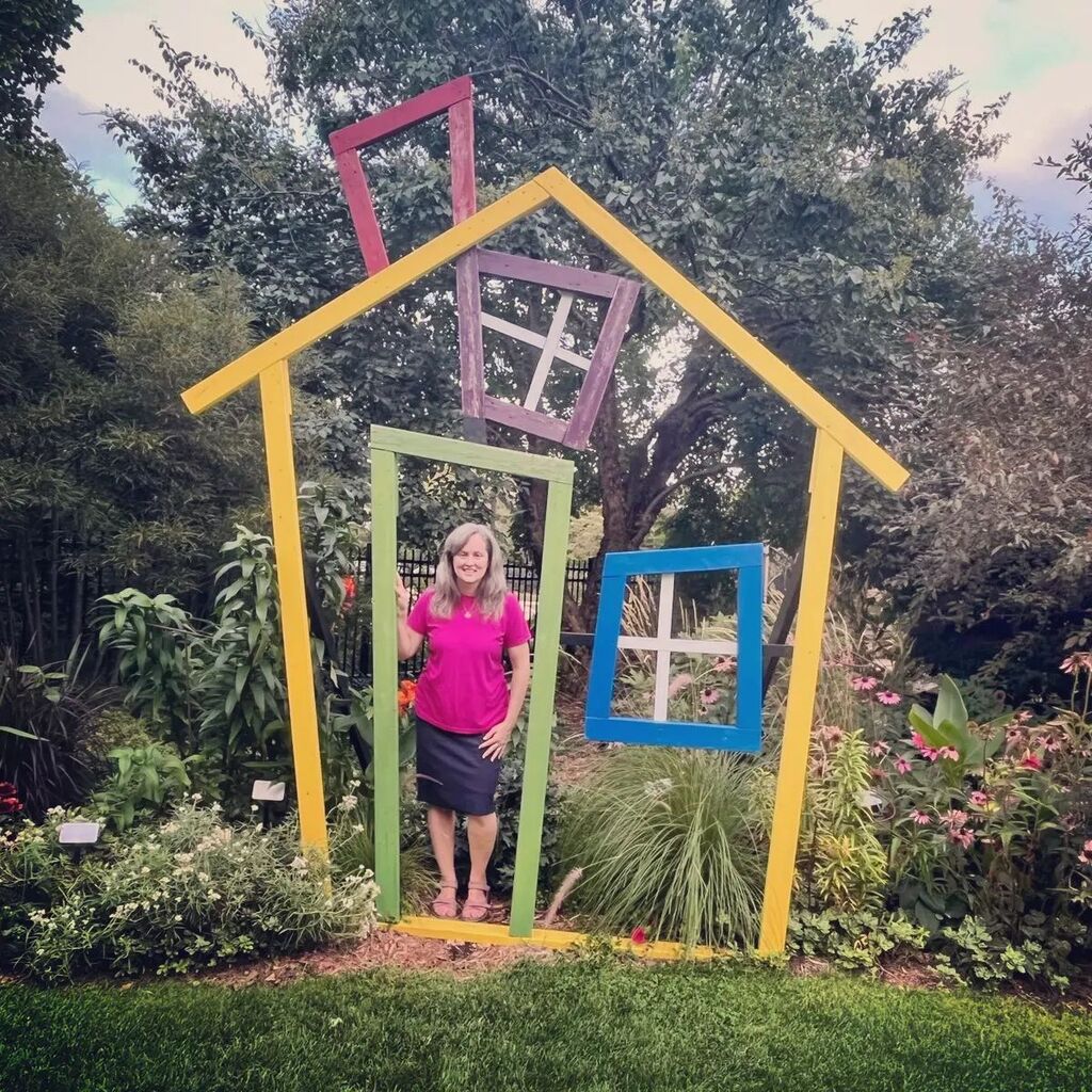 Here's a house that we might be able to get. LOL 
🏠
We are looking, and have walked through about 10. Our last offer was 1 of 16 submitted, so it seems like there's a bunch looking in our price range. We are not in a hurry and are being a bit picky.
… instagr.am/p/CkLZQAmuwmY/