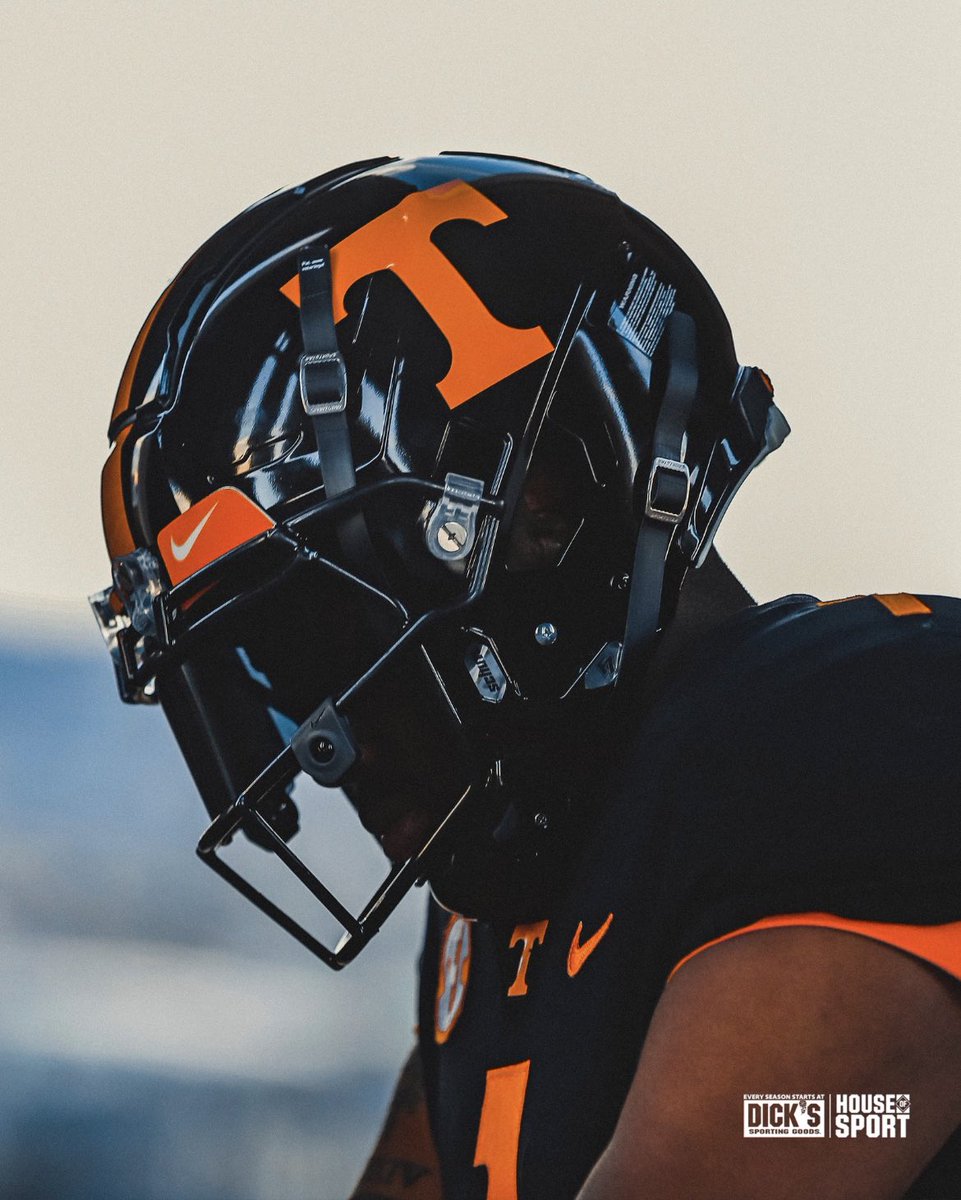 stoolgambling's tweet photo. Tennessee by a MILLION this week 

(Via @Vol_Football) https://t.co/HTO1umTpPX