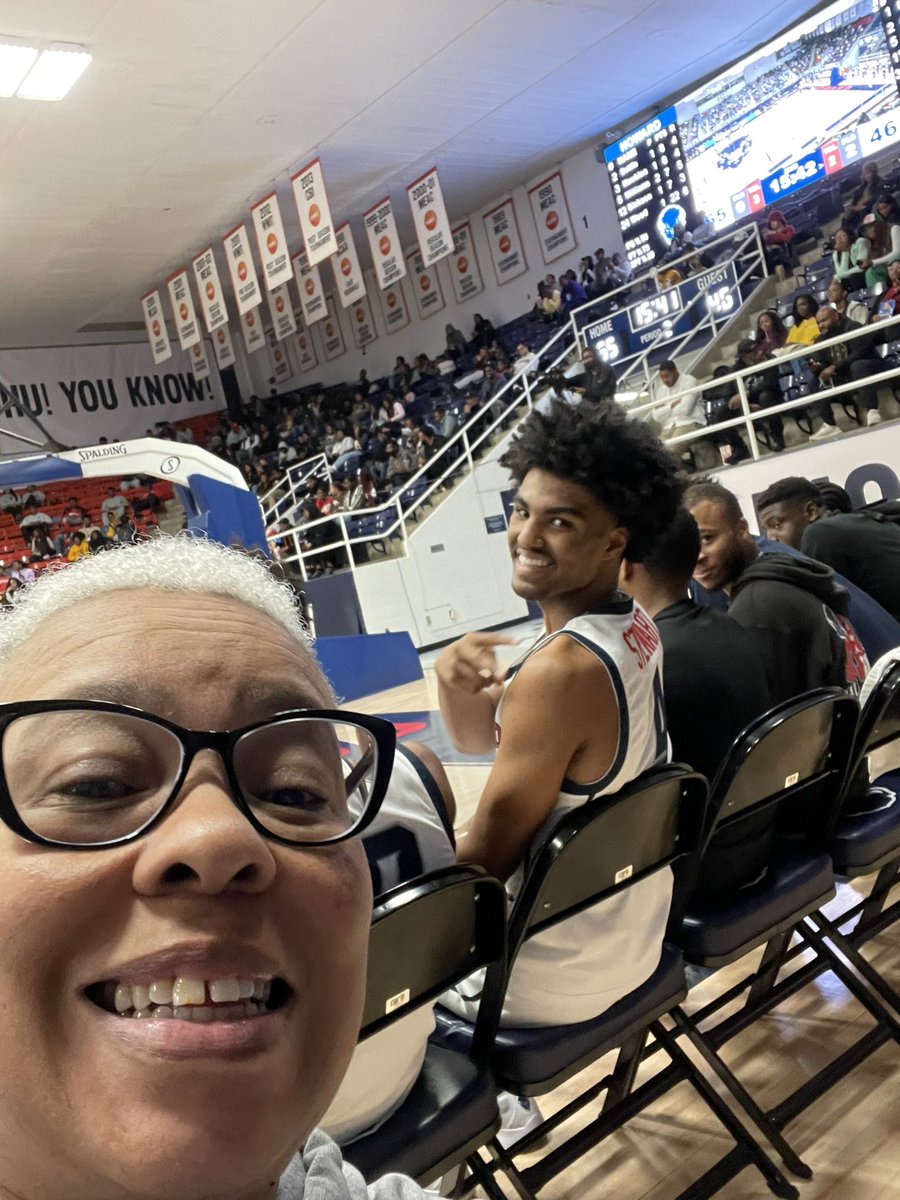 HUMensBB's tweet image. We don’t know if anyone had more fun last night than our co-captain of the day Ms. Hampton!!

Bison fam and alum, if you’ve worked with Ms. Hampton during your time at HU, let’s show her some love with some retweets/quote tweets. 

34 years of service to @HowardU . Incredible.