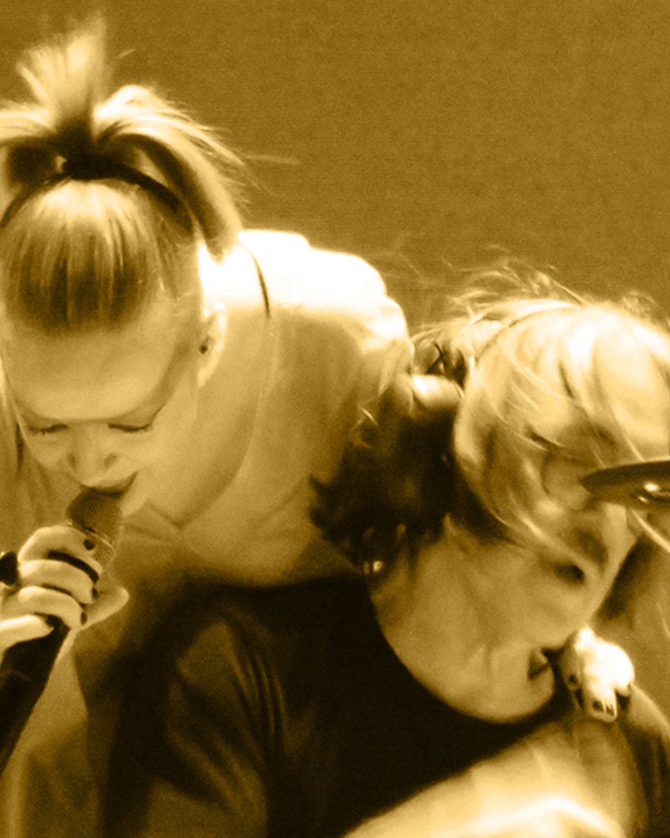 dreampropaganda's tweet photo. On this date in 2018 at Kings Theatre Brooklyn NYC - GARBAGE (271018) #livemusicNYC #KingsBklyn #KingsTheatreBrooklyn #garbagedisco #garbageband #shirleymanson #dukeerikson #stevemarker #garbage #20yearsparanoidtour https://t.co/ExwGoQbl3n