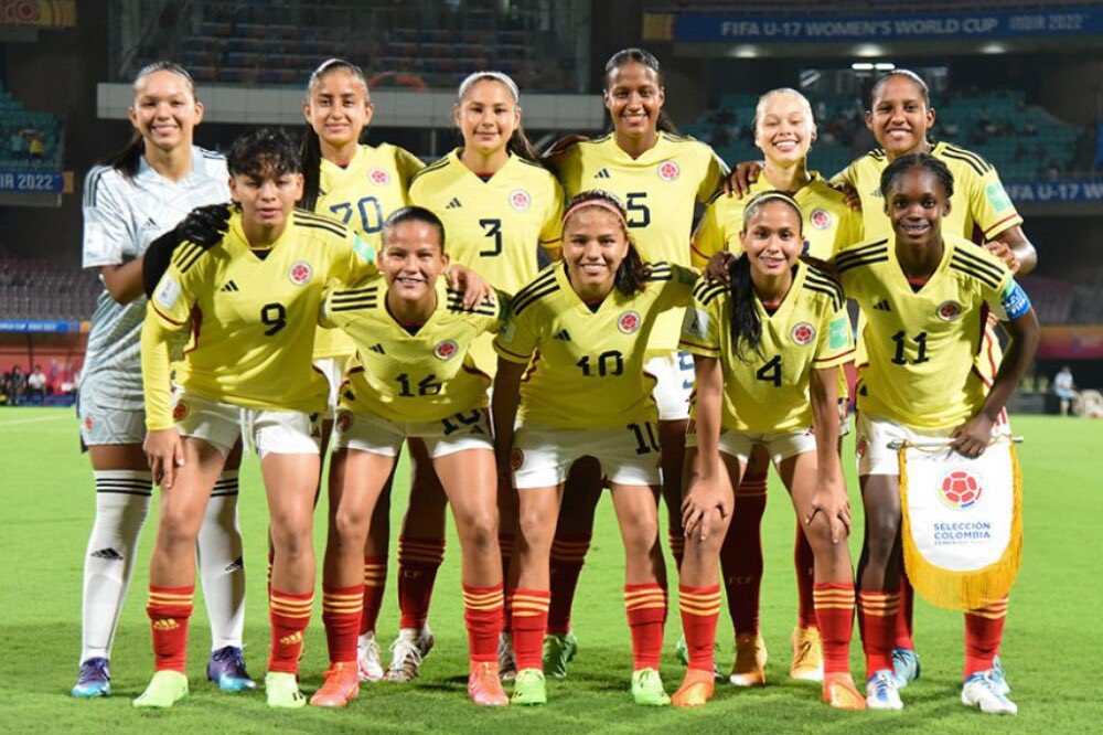 Juezcentral's tweet photo. La selección mayor fue subcampeona de Copa América.
La Sub 20 llegó a cuartos del Mundial.
América y Deportivo Cali llegaron a semis de la Copa Libertadores.
Y la Sub 17 está en la final del Mundial.
Qué lindo año para el fútbol "amateur" femenino colombiano. GIGANTES. https://t.co/wxmJqMp78I