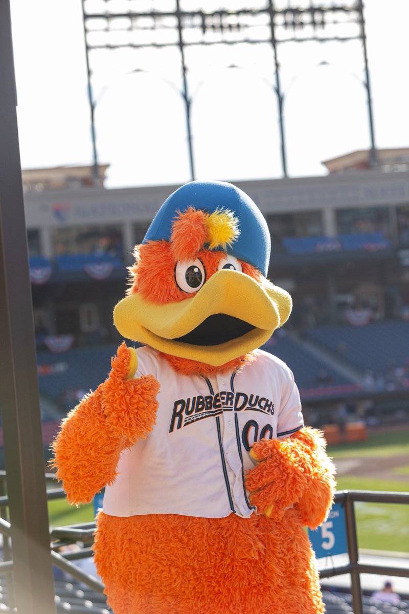 The <a href="/MascotHall/">MASCOT HALL OF FAME</a> has nominated Webster for the #MascotHallofFameAwards Best InGame Skit or Routine!!

Help Webster win a #GoldenReggy by voting here: mascothalloffame.com/2022-mascot-aw…