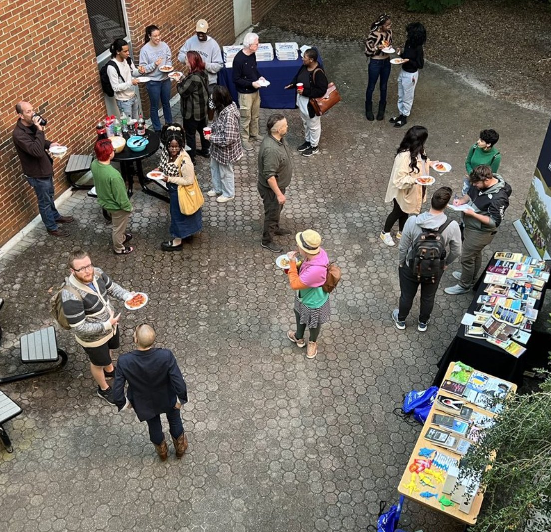 GaSo_writling's tweet photo. From poetry Professor Olson: the brand-new Department of English meet and greet last week was a success! free books! hot pizza! swag! conversations! thank you to all the majors and minors who came out and our faculty who were there! @GSUEnglish @CreativeWriGSU #future #goodtimes https://t.co/JMbgRDSKyX
