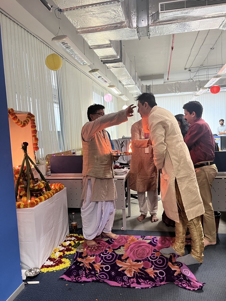 Digital_Harbor's tweet photo. Diwali Fun on the floor...

#SharkTank | #TreasureHunt | #Diwali2022 | #DigitalHarborInc https://t.co/aWOvfZC7pT