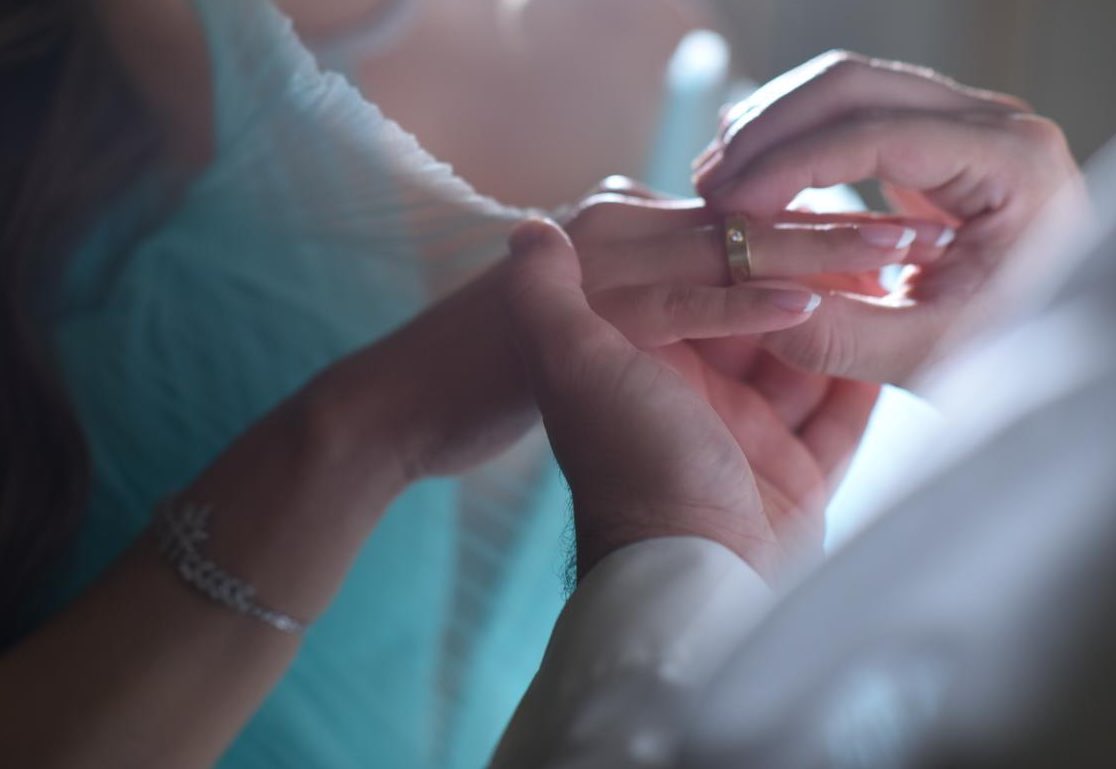 QutobBashayer's tweet photo. October 21, 2022 | Got married to my best friend 💍💘

ممتنة لكل شخص شاركنا فرحتنا كانت ليلة ما تتنسي بسبب مشاعركم و دعواتكم الحلوة لينا  🤍 https://t.co/5Gd7k5HACd