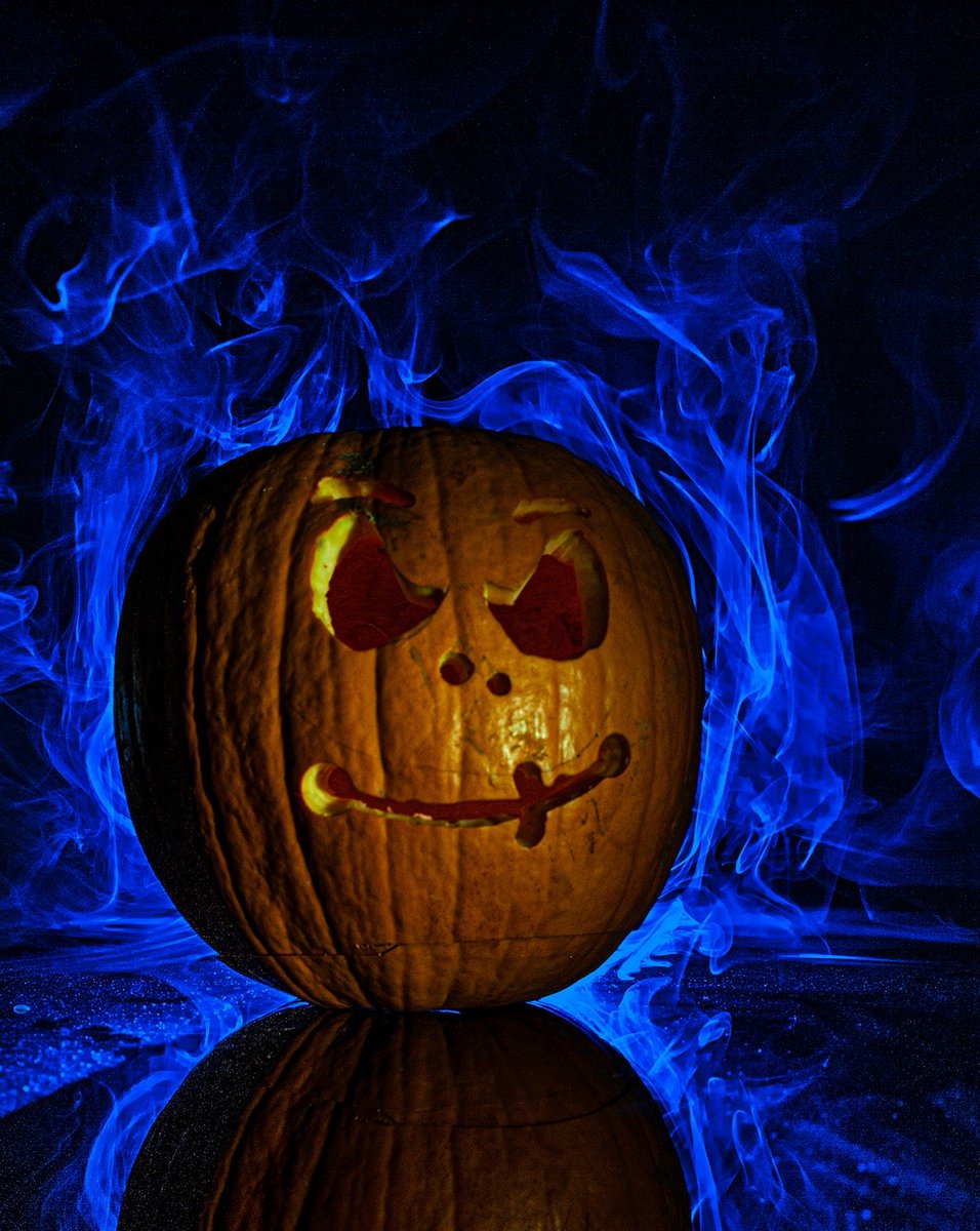 JakeBostock12's tweet photo. Halloween pumpkin still life shoot
Carved pumpkin and candle inside placed on reflective surface with two flash lights, 1 behind the pumpkin and 1 to fill in the pumpkin to the right

@BrightonHillSch
#halloween #pumpkin #gcsephotography #photography #nikon #stilllife https://t.co/a7ZXHKhkEd