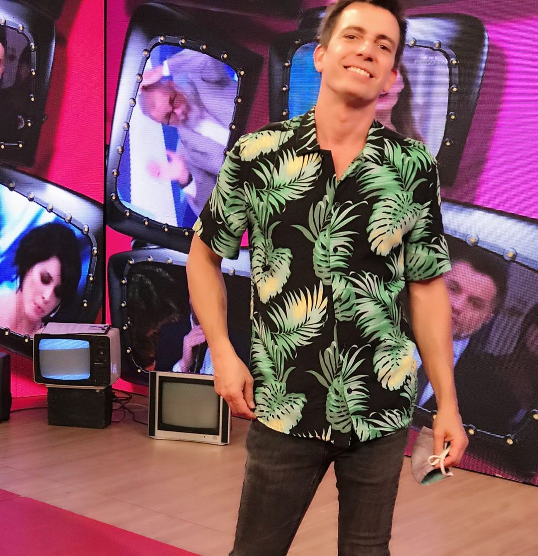 PoneleShow's tweet photo. #Rating [25/10  @CanalNetAr ]

#ElSeñorDeLosCielos 0.8
#Imperio #RePerfilAr 23:30h 0.6
#EditandoTele 0.4
#EditandoTele (r) #Gossip #MiGordaBella #EditandoTele (r/2) 0.2
#ModoFontevecchia #TodaLaVida #LasRubias #TardeDeChicas #RePerfilAr 19h #ComoTodoExpress 0.1 https://t.co/KRHXVBj3s7
