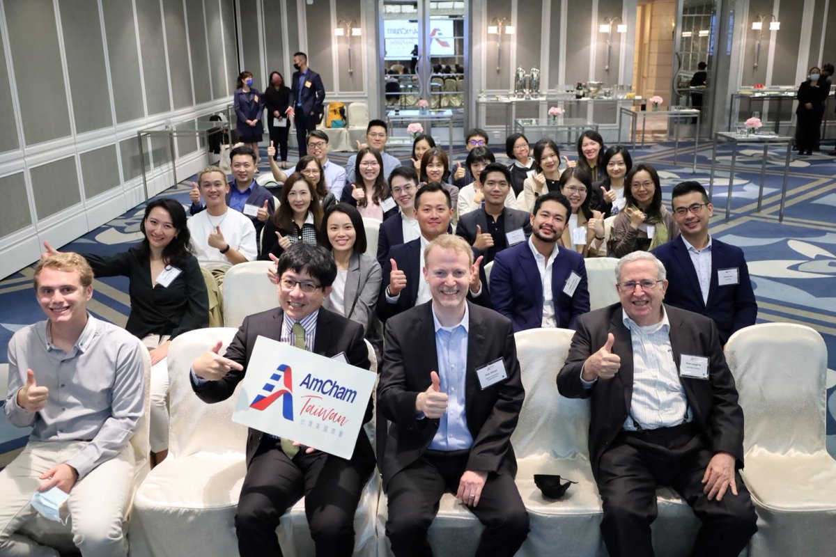 AmChamTaiwan's tweet photo. Dan Silver, Taiwan General Manager at Boston Scientific, shared his wealth of experience working in the medical device industry, in companies such as Abbott and C.R. Bard, and the lessons he has learned living abroad with our #NextGenProgram participants. https://t.co/lNNugRlSE7