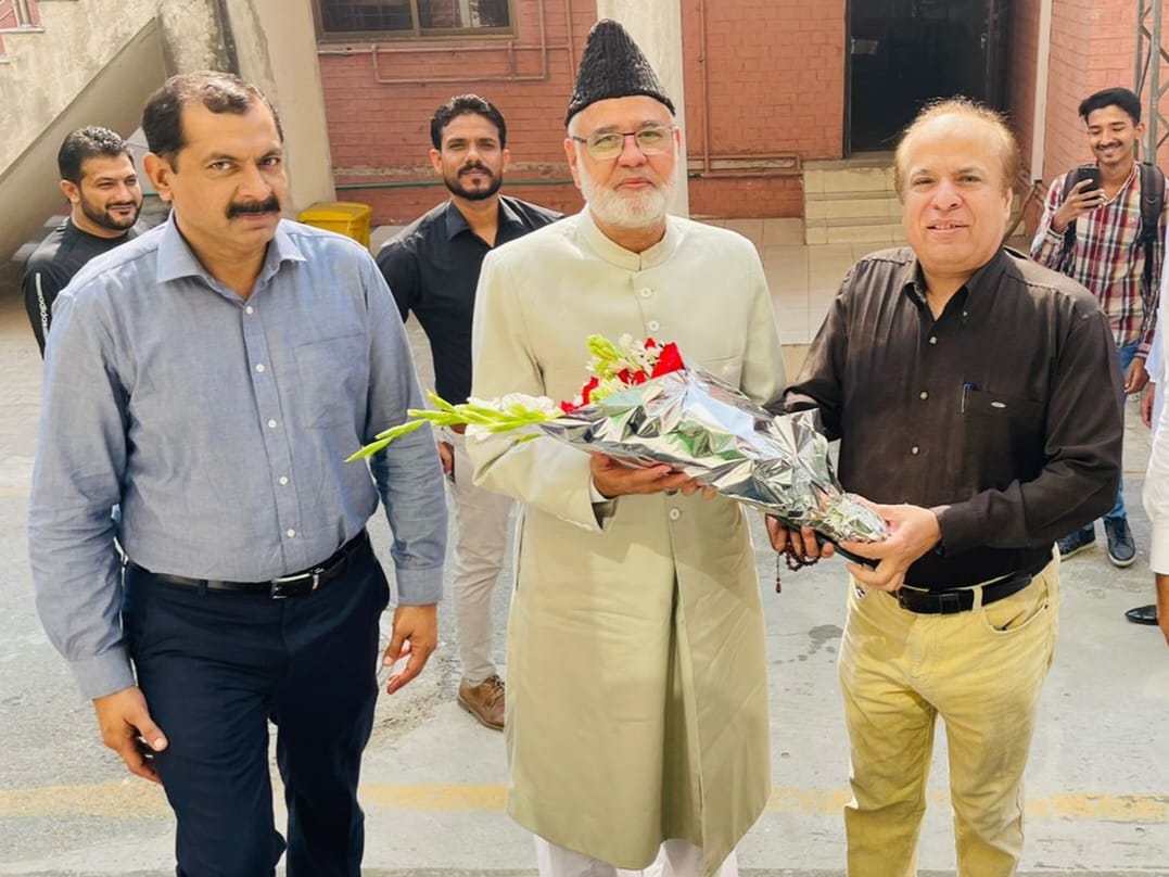 UVAS_Official's tweet photo. Qirtas-UVAS Litrary and Art Society of the Senior Tutor Office arranged Seminar on Literature History and Ahd-e-Hazir of Seerat-un-Nabi (PBUH) at UVAS..Justice (R) Nazeer Ahmad Ghazi was the guest speakers... https://t.co/cKWqVYZSMi