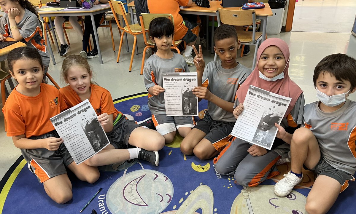 MsRebecca07's tweet photo. Guided reading carousel: One group working on their levelled reading text this morning. Over 2 lessons they will do 4 activities though a carousel; comprehension, grammar, spelling &amp; a teacher led reading session. #guidedreading #carouselactivities #talk4reading #theliteracybox https://t.co/ebyArmB2fy