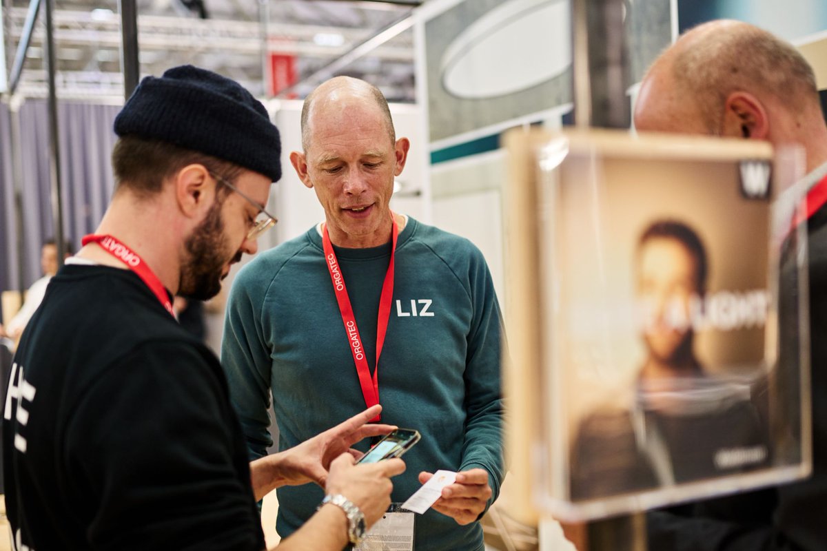 ES WIRD ORGATEC

Wir zeigen Ihnen wie Sie das Büro der Zukunft schon heute umsetzen: digital, nachhaltig und natürlich gesund.

Besuchen Sie uns und unsere Kolleg:innen von LIZ Smart Office GmbH: Halle 8.1, Stand C040.

#shinealight #newwork #newvisionsofwork #orgatec2022