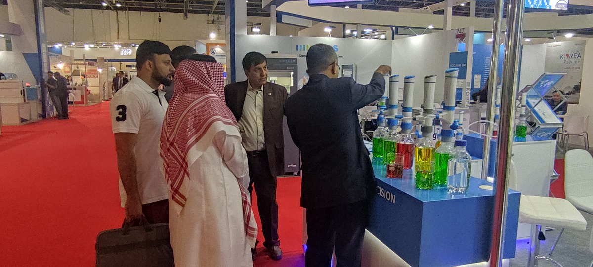 Microlit_Global's tweet photo. Day 2 at @ArabLab in Dubai.

Meet Team Microlit at Booth No. 850 in Hall No – S1 to catch the #live #demo of our award-winning innovative products.

#ArabLab2022 #ArabLab #Dubai #Events #Exhibition #Conference #Microlit #LiquidHandling #Science #Lab #Innovation #LaunchAlert #expo https://t.co/apQqT97deH