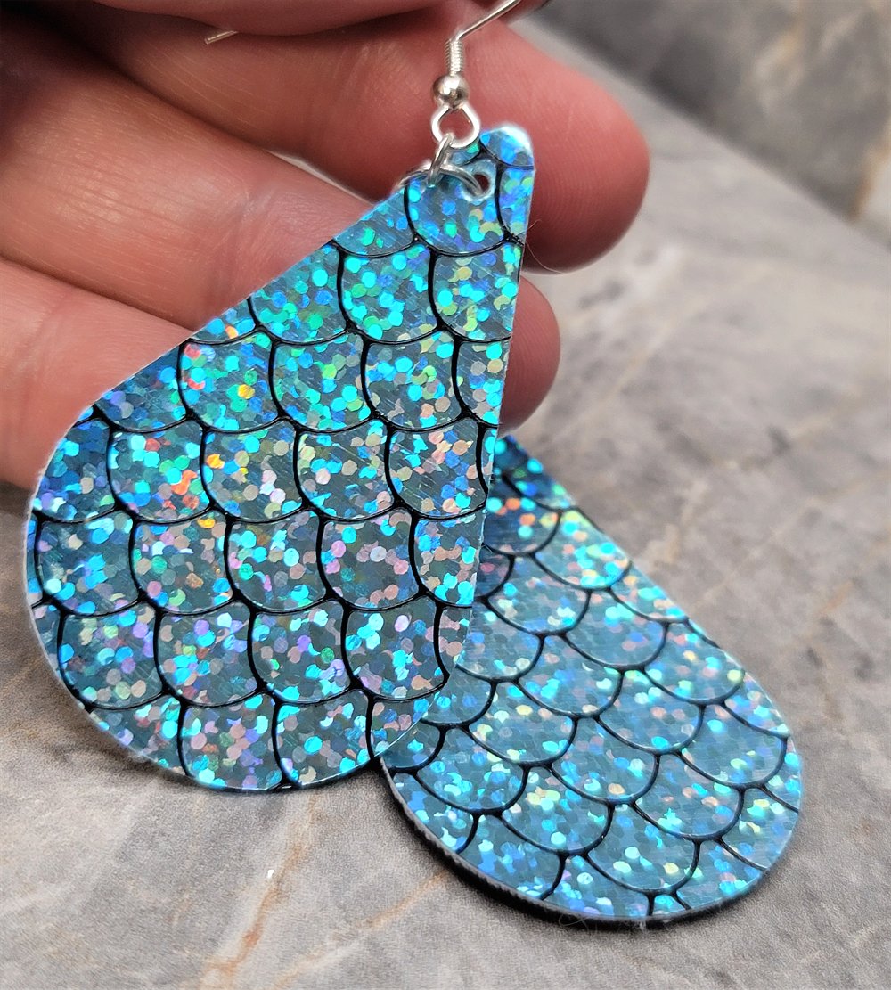 SimplyRaevyn's tweet photo. https://t.co/NCGRZJJpAU Handmade by me in Lubbock, Texas :) Use code FB10 to get a 10% discount on your order! #Klarna #Afterpay #ShopPay #MHHSBD #smallbusiness #lubbock #shopearly #texas #westtexas #shopindie #giftideas #handmade #shipworldwide #mermaid #holo #fauxleather https://t.co/tKg44hFKAu