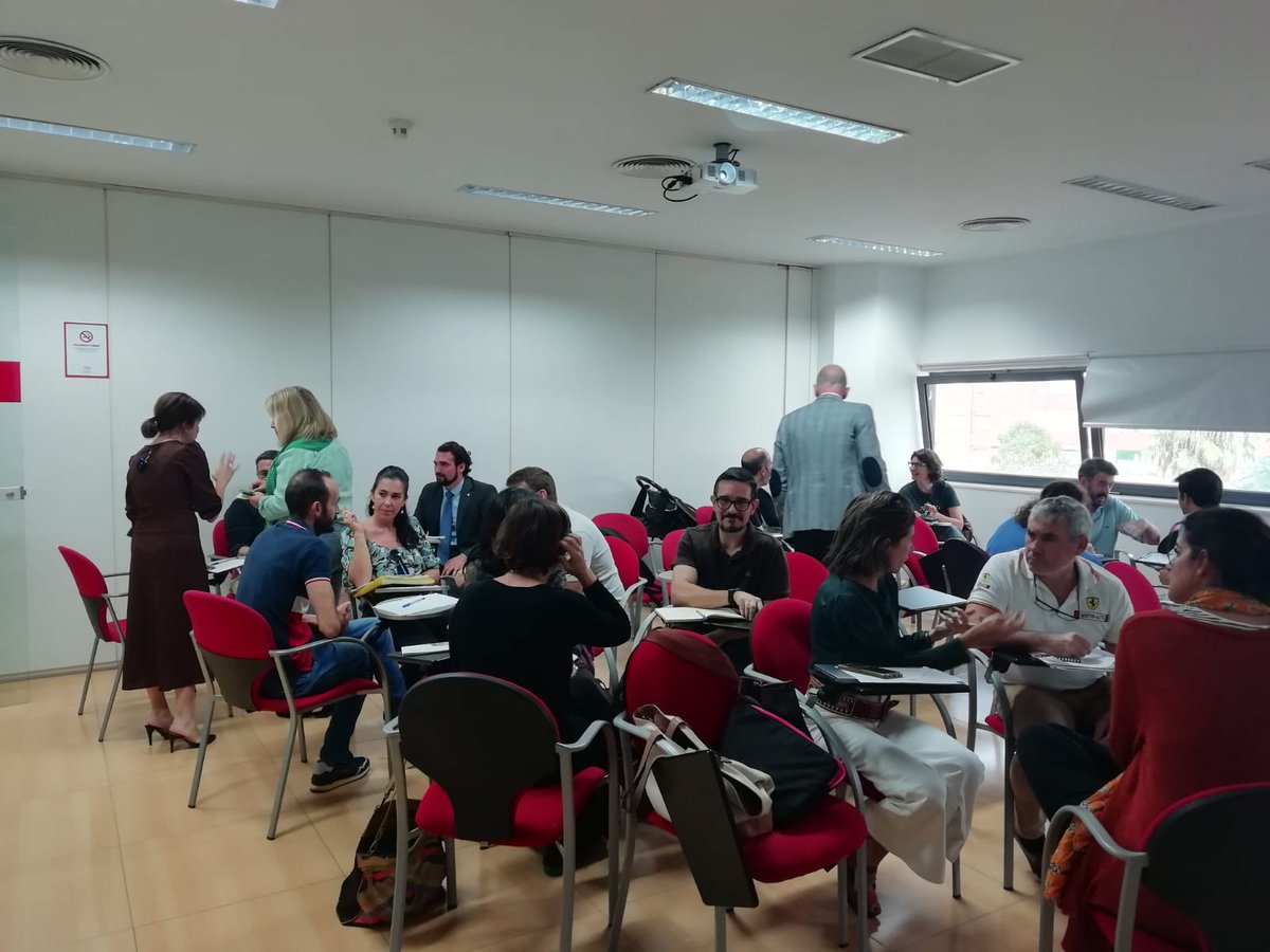 aemprende's tweet photo. 🔴🟢 Ayer tuvimos la 1ª jornada III edic. #OneMinuteHelp @bni_sevilla @Ayto_Sevilla
👥 CLAVES para mejorar las técnicas de ventas a través de la #comunicación para personas empresarias y emprendedoras.
🔜 03/11 📍Edificio CREA #Sevilla
📝 https://t.co/qaEb7hfbYW
#EmprendeAND https://t.co/IiHgqMle26
