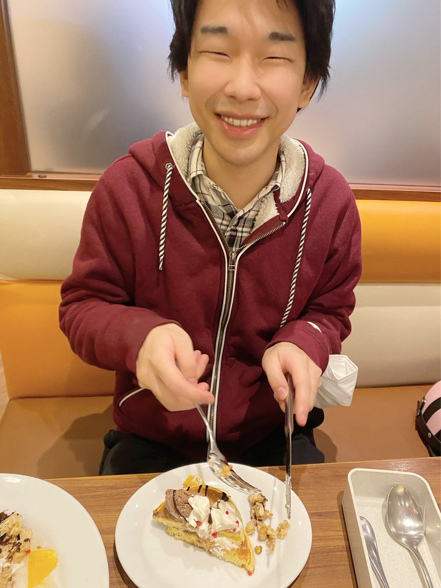 rab_hiyo's tweet image. #外山ひよさんの誕生日を祝いに来たなう
に使ってもいいよ

#デニーズバースデーデザート🎁
#爆破亭爆破家くんはフリー素材？