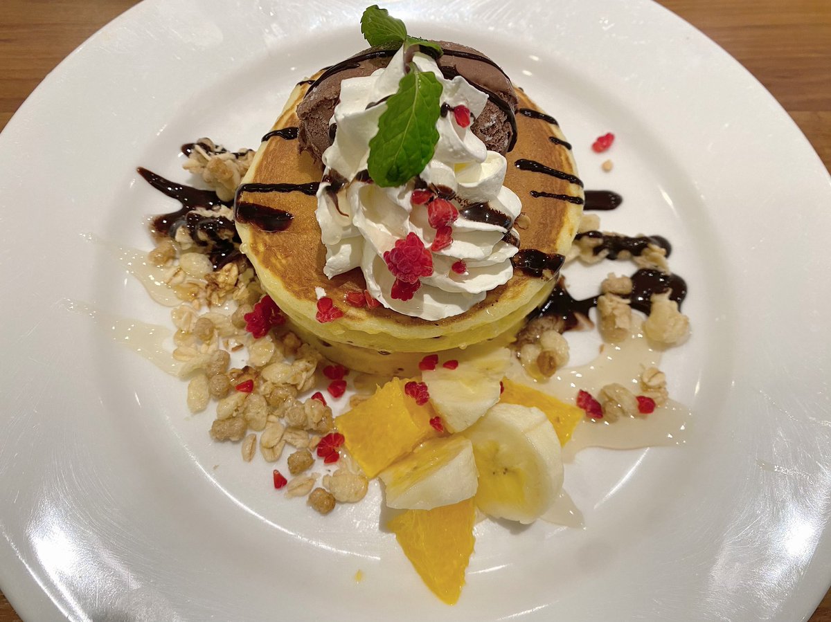 rab_hiyo's tweet image. #外山ひよさんの誕生日を祝いに来たなう
に使ってもいいよ

#デニーズバースデーデザート🎁
#爆破亭爆破家くんはフリー素材？