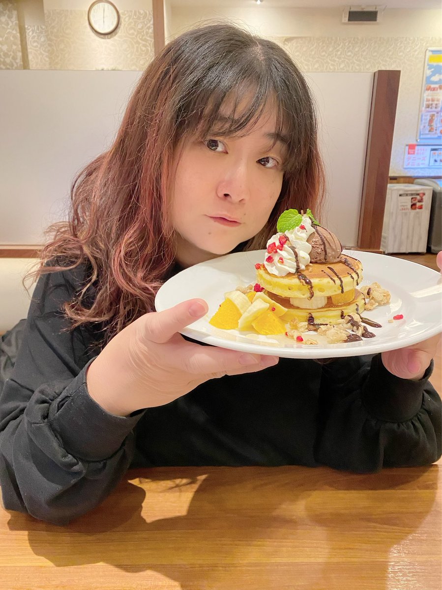 rab_hiyo's tweet image. #外山ひよさんの誕生日を祝いに来たなう
に使ってもいいよ

#デニーズバースデーデザート🎁
#爆破亭爆破家くんはフリー素材？