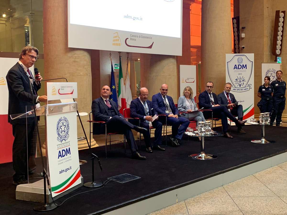 AdmGov's tweet photo. La tavola rotonda dedicata alle Accise e ai Monopoli di Stato si apre con un panel su tabacchi e assimilati. Modera @NicolaPorro.
#LibroBlu #LibroBlu2021 https://t.co/nMtkKCJaAq