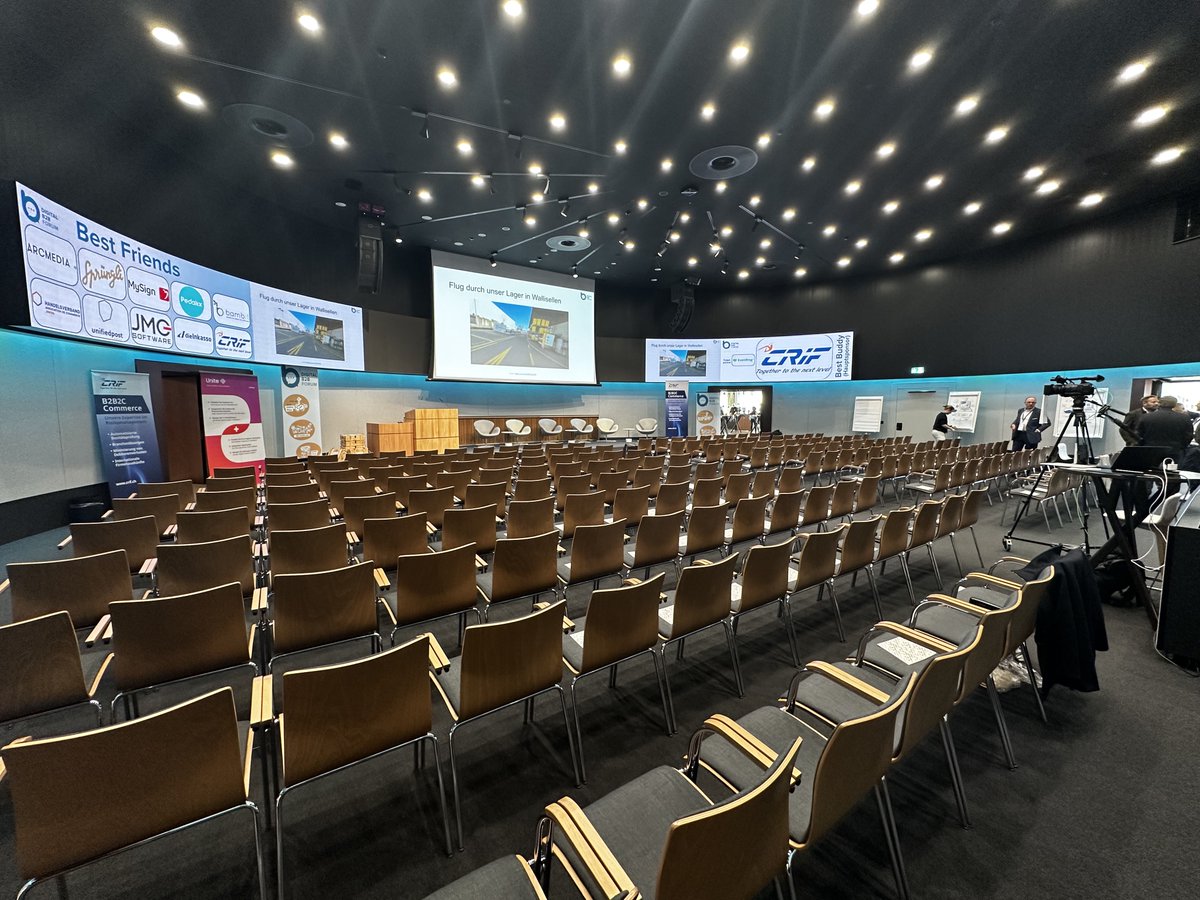 Gleich geht's los! Wir freuen uns auf den Austausch. 
Willkommen am #digitalb2bforum_ch 🎉
