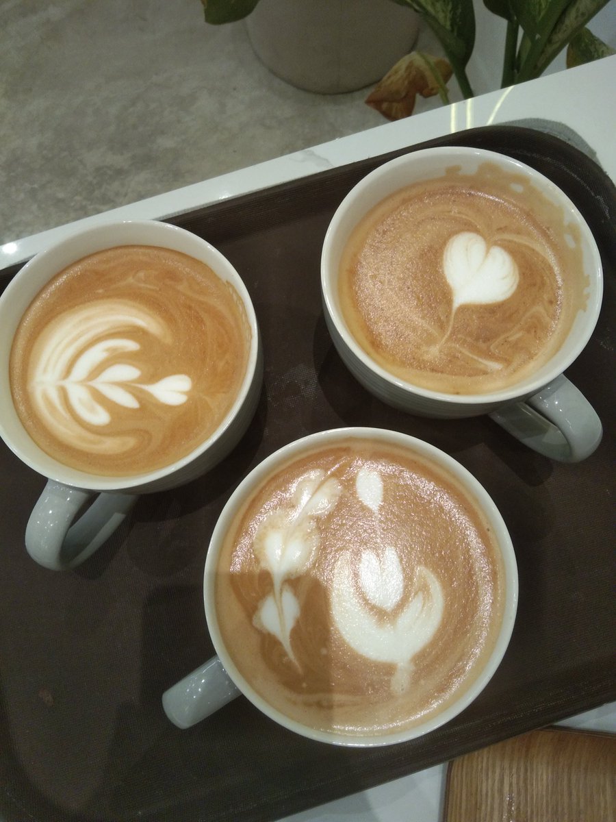 baristaronnie23's tweet image. want coffee? ☕ 

#morepractice 
#baristalife