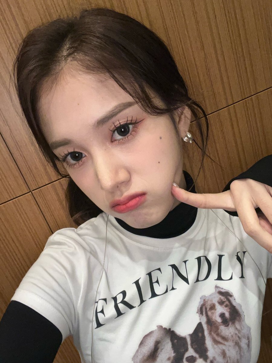 STAYCJFEED's tweet photo. [221026] 🐶💭

*pic+2
"daebak there's a debut prologue behind!!!!!!" https://t.co/WrdlpZjkdb