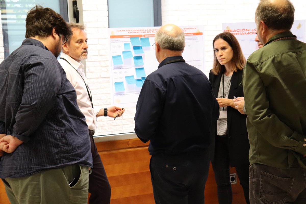 CETEM_CT's tweet photo. 📍Jornada #COCREACION📍
Las empresas más punteras del sector en la Región de Murcia se dan cita esta mañana en nuestras instalaciones para celebrar un taller dedicado al uso de herramientas de #IA generativa en la industria del sector del mueble.
#proyectoPIDDE #PIDDE https://t.co/U9lssG1LDR