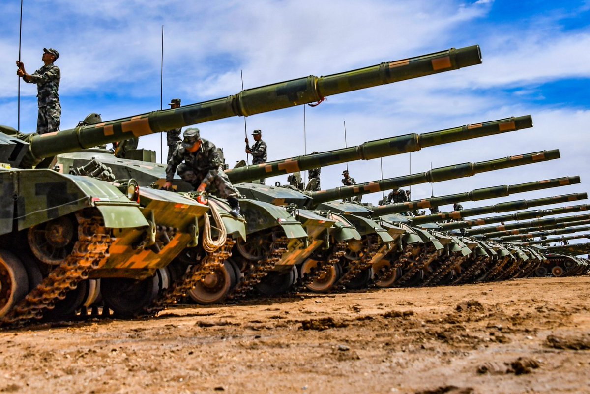 Defence_IDA's tweet image. Chinese Tank Columns of Type 99A Main Battle Tank, The ZTZ99A or Type 99A is third Generation tank currently in service with Chinese Armed Forces.

#China #Type99 #MBT #Chinese