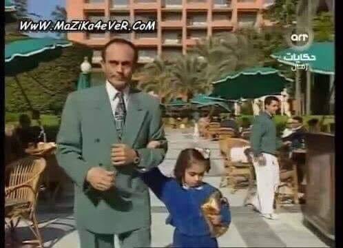 لما تبقي اصغر واحد في الشغل و المدير يجي معاك يشوف المشكلة اللي عندك