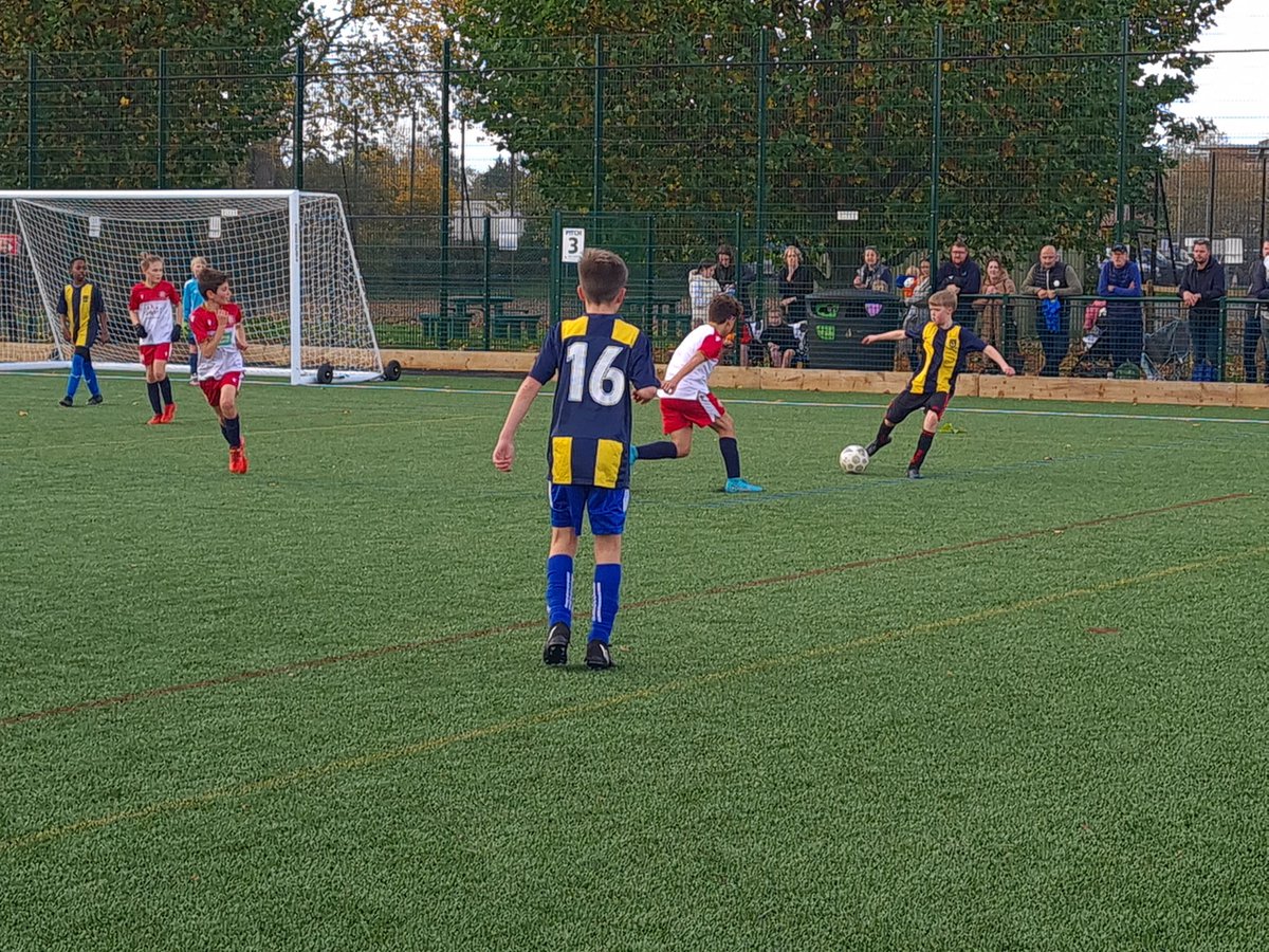 OUFCcommunity's tweet photo. Our fixture week continues today, this time with our Development Centre Boys Blue squads taking on @StevenageYouth &amp; their Development teams. 
First up this morning we are underway with U11's &amp; U12's games @CherwellSchool 
#development #OUitC #OxfordshireACommunityUnited https://t.co/Cux4g6i3Sl