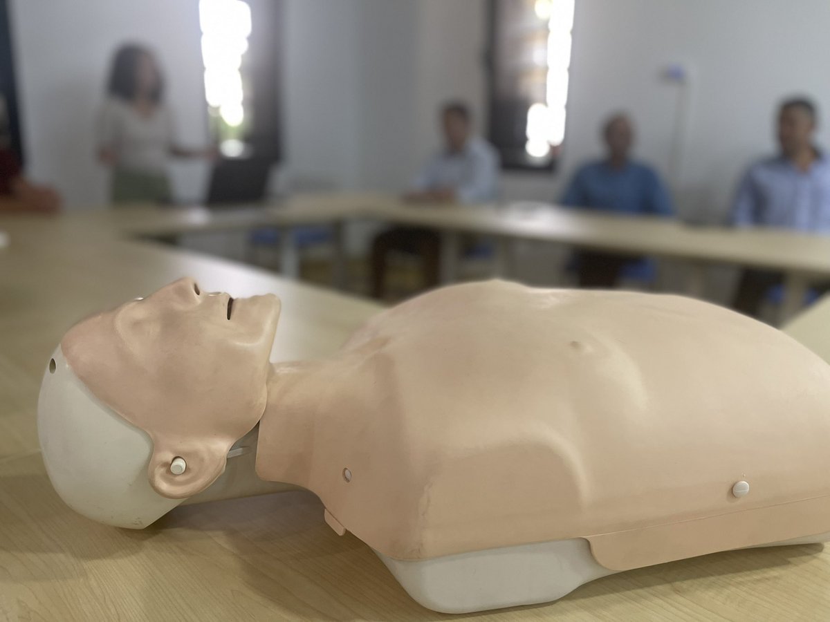 “Proteger, Avisar y Socorrer”…esta es la secuencia que debemos seguir ante cualquier situación de emergencia sanitaria o accidente. Hoy  <a href="/CemosaOficial/">CEMOSA</a> nos ha renovado conocimientos de #RCP ♥️ y Primeros Auxilios en un curso teórico-practico organizado por el área de #PRL Y #SSL