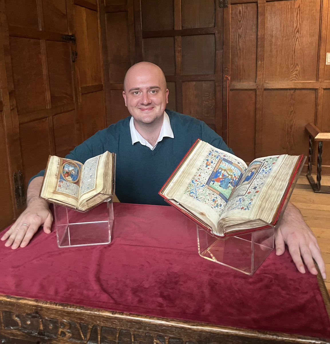 The best days at @HeverCastle are Books of Hours days. Preparing for a very exciting new exhibition, coming in 2023! Watch this space… #AnneBoleyn #LeTempsViendra