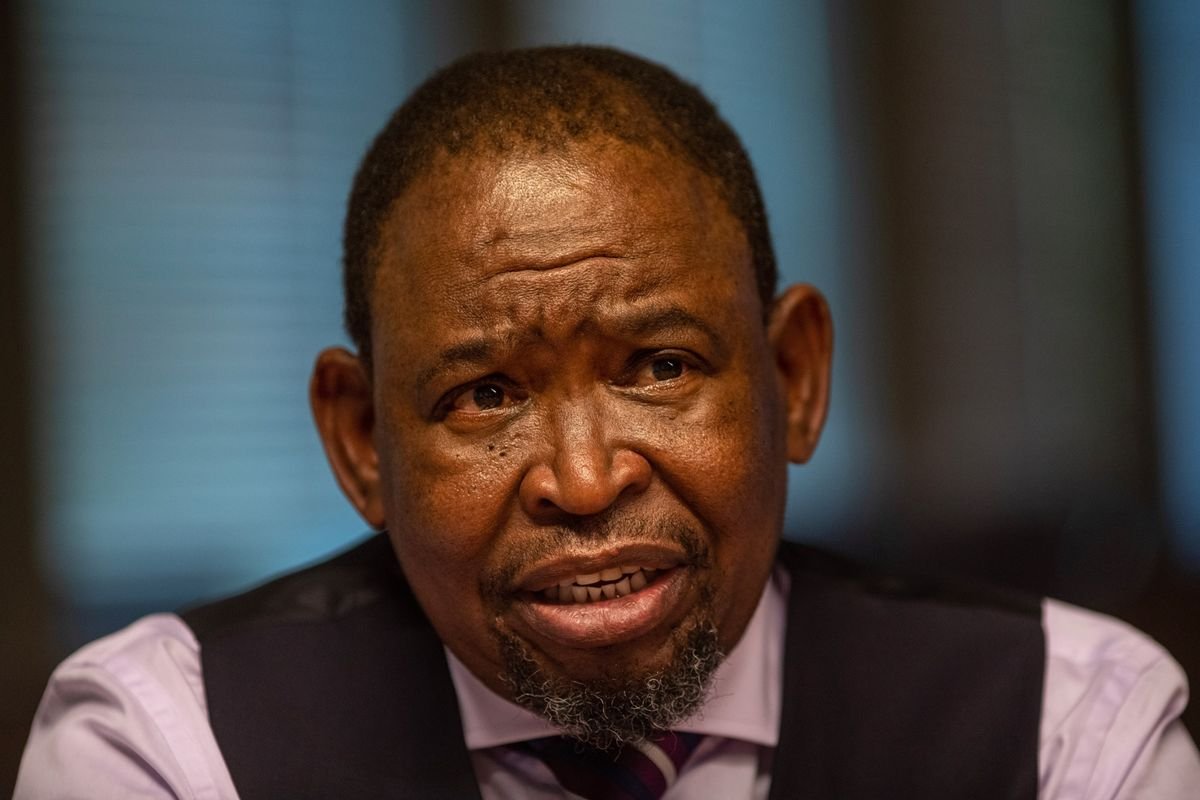 Here's what investors are watching for as South Africa's Finance Minister Enoch Godongwana is set to present his second mid-term budget trib.al/JAyxUw9