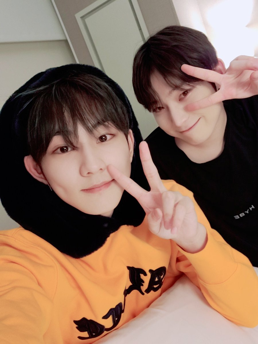enhypenweverse's tweet photo. [ #정원’s Post ] 221026

#JUNGWON: ✌️✌️

@ENHYPEN_members @ENHYPEN #ENHYPEN #엔하이픈 https://t.co/BMItOGIWNd