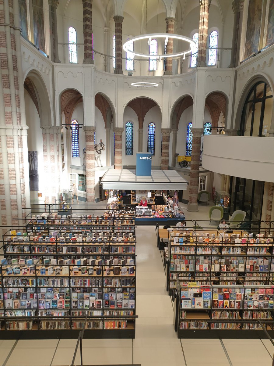 Alena_Beh's tweet photo. Eine alte Kirche wurde in Vught zu #dePetrus umgewandelt und ist nun ein tolles Kultur- und Begegnungszentrum #biinternational #studienreise https://t.co/lTqNJEA66K