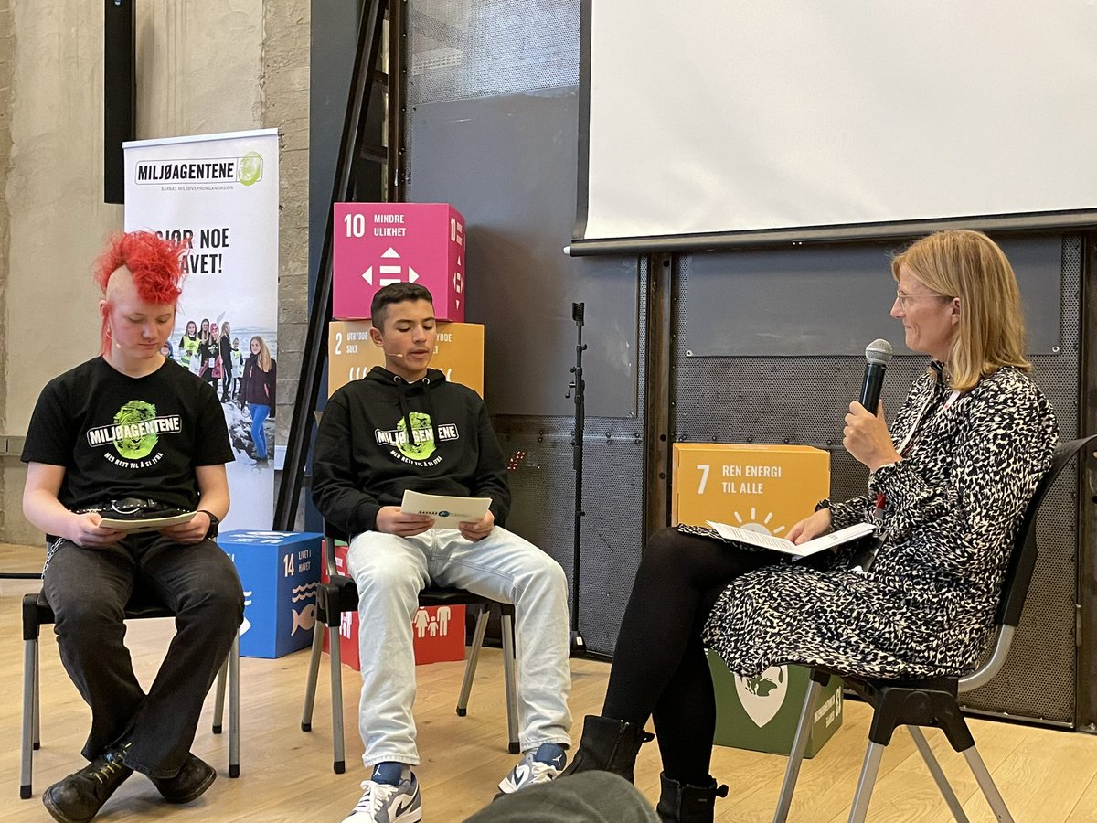 Redd Barna (@reddbarna) on Twitter photo - Barn må høres når regjeringen skal utarbeide den nye klimameldingen, sier <a href="/BirgitteLange/">Birgitte Lange</a> på lanseringen av barnas klima og miljørapport. <a href="/EspenBarthEide/">Espen Barth Eide</a> <a href="/Miljoagentene/">Miljøagentene</a> @Uneaba <a href="/ManiHussaini/">Mani Hussaini</a> @nikolaiastrup @Haltbrekken - Barn må høres når regjeringen skal utarbeide den nye klimameldingen, sier <a href="/BirgitteLange/">Birgitte Lange</a> på lanseringen av barnas klima og miljørapport. <a href="/EspenBarthEide/">Espen Barth Eide</a> <a href="/Miljoagentene/">Miljøagentene</a> @Uneaba <a href="/ManiHussaini/">Mani Hussaini</a> @nikolaiastrup @Haltbrekken