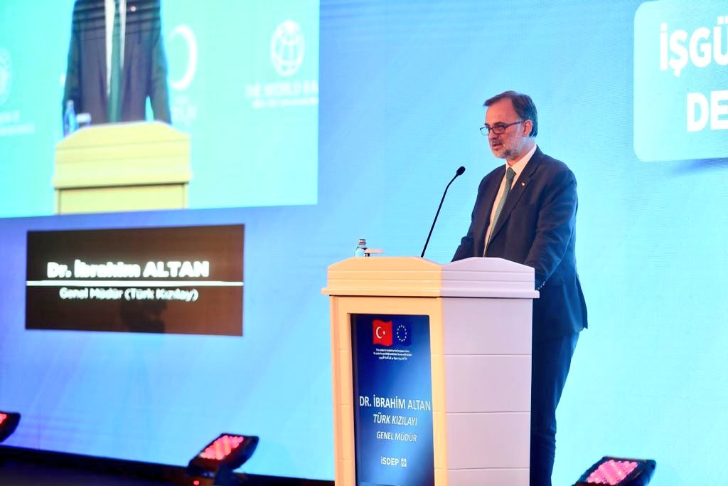 KizilayKurumsal's tweet photo. Bakanlığımızın koordinasyonunda
İŞKUR ve Kızılay iş birliğiyle yürütülecek, Dünya Bankasının aracı finansal kuruluş olarak yer aldığı projede faydalanıcıların işgücü piyasasına erişimlerin desteklenmesi sağlanacak. https://t.co/7iQJuokZAz